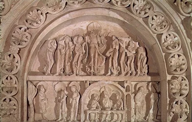 Die Himmelfahrt und das Abendmahl in Emmaus, Tympanon des linken Portals, ca. 1150